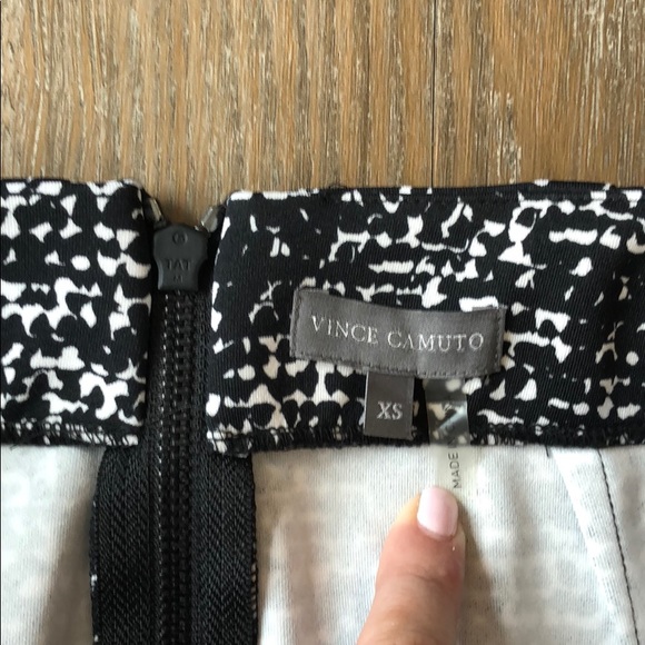 Vince Camuto• Exposed Zipper Pencil Skirt - Picture 3 of 8